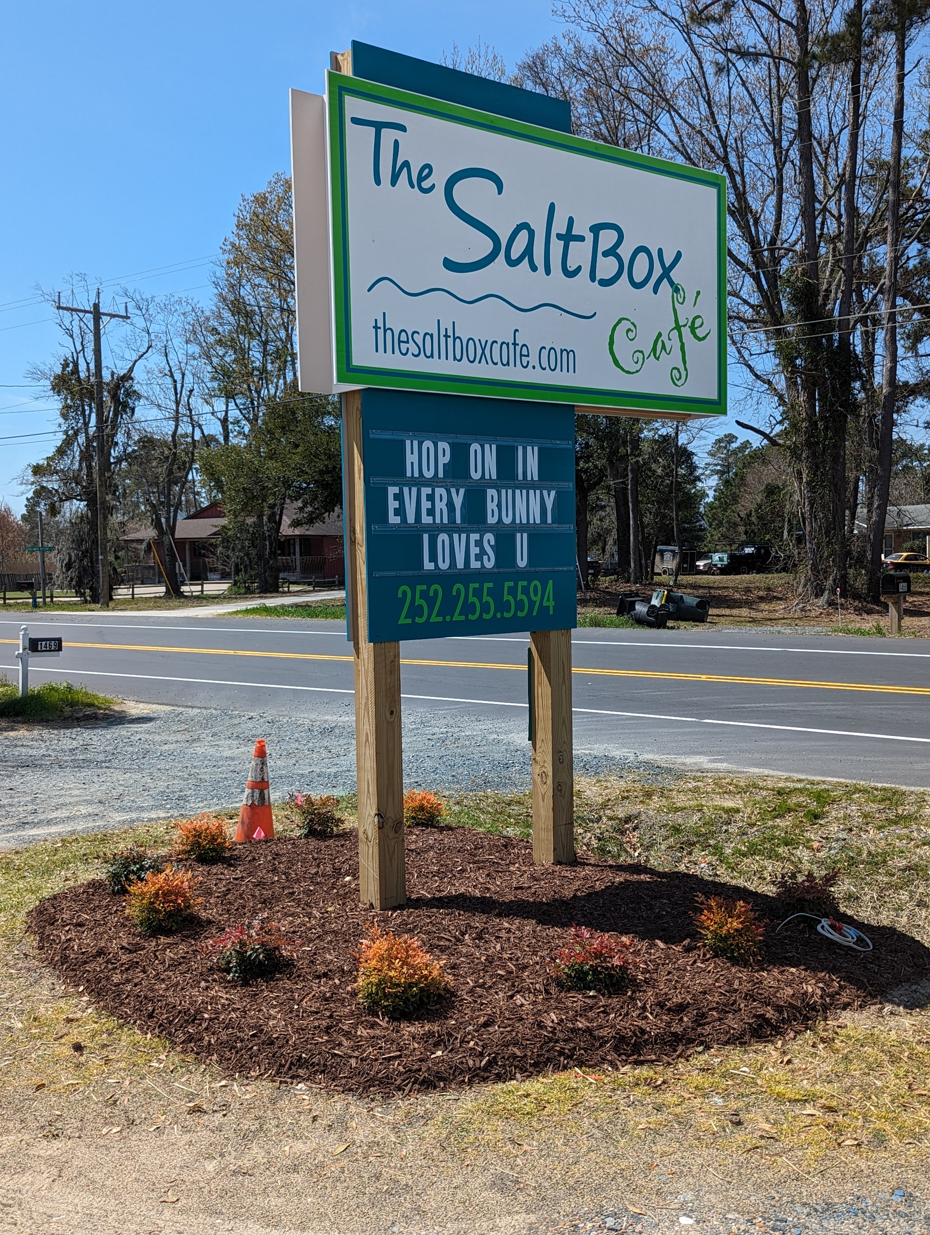 The SaltBox Cafe sign